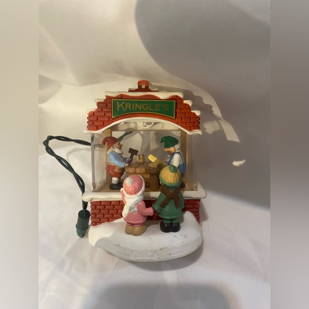 Hallmark 1987 “Kringles Toy Shop” Light and Motion Vintage